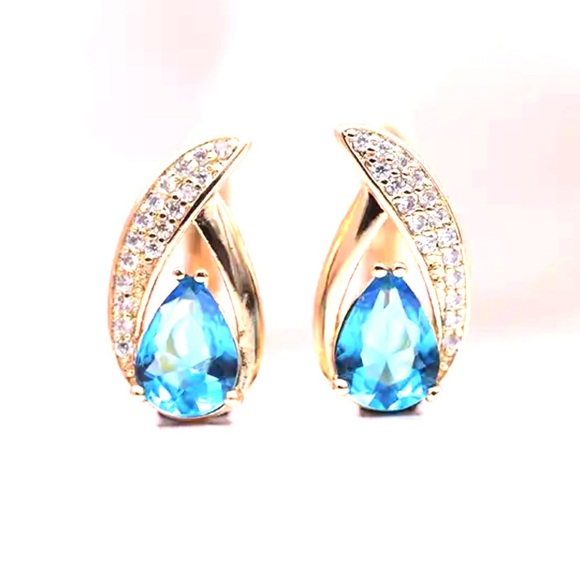 14K Gold Plated Crystal Stud Earrings - Picture 2 of 4